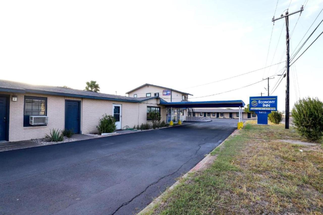 Economy Inn คิงส์วิลล์ ภายนอก รูปภาพ