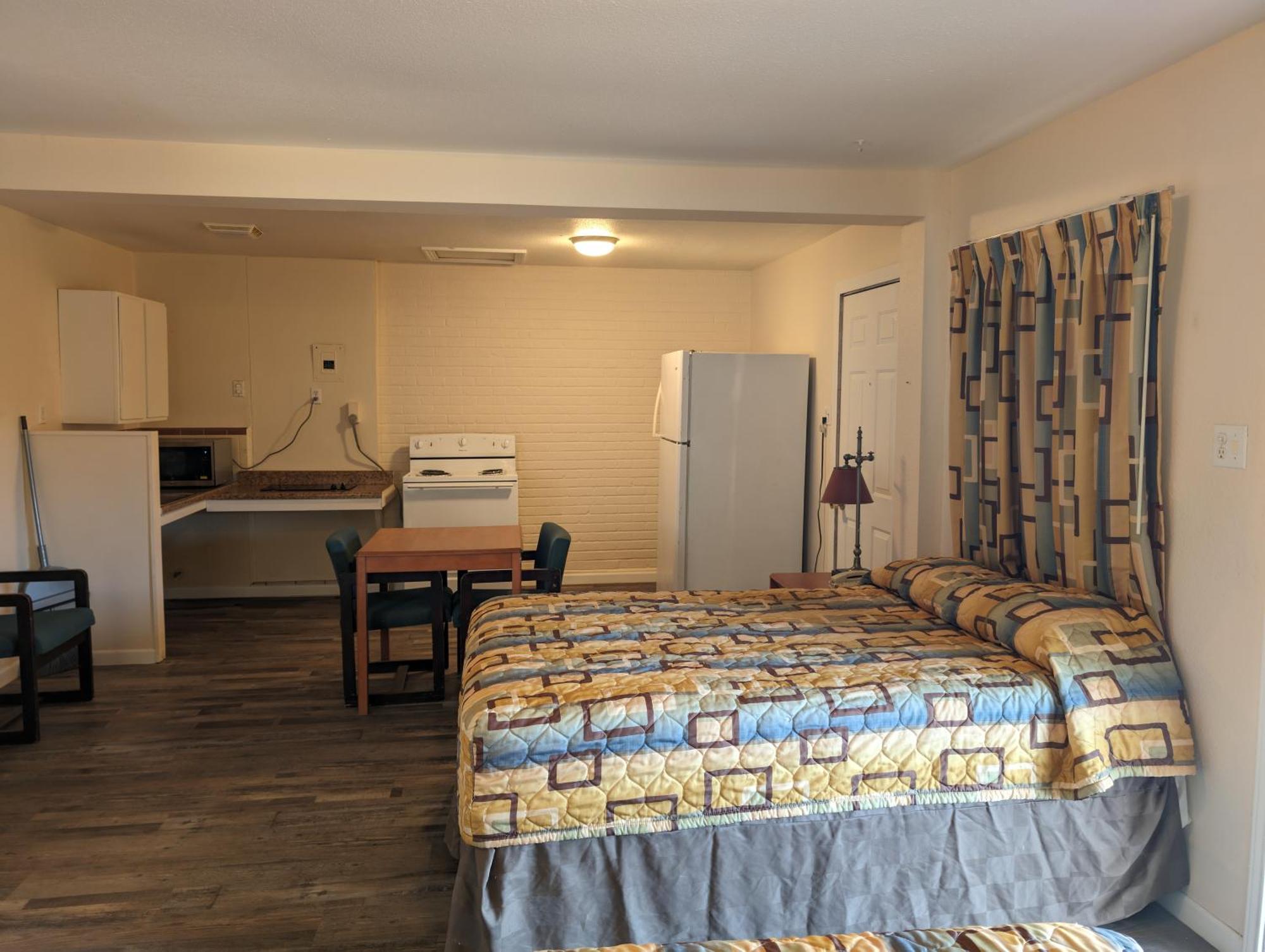 Economy Inn คิงส์วิลล์ ภายนอก รูปภาพ