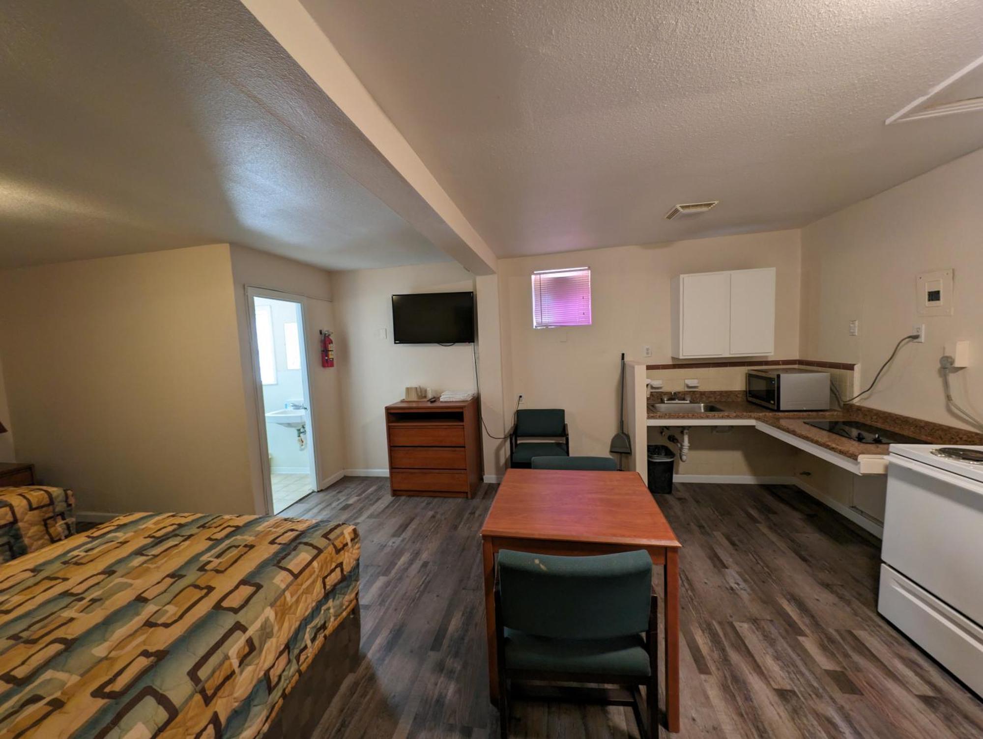 Economy Inn คิงส์วิลล์ ภายนอก รูปภาพ