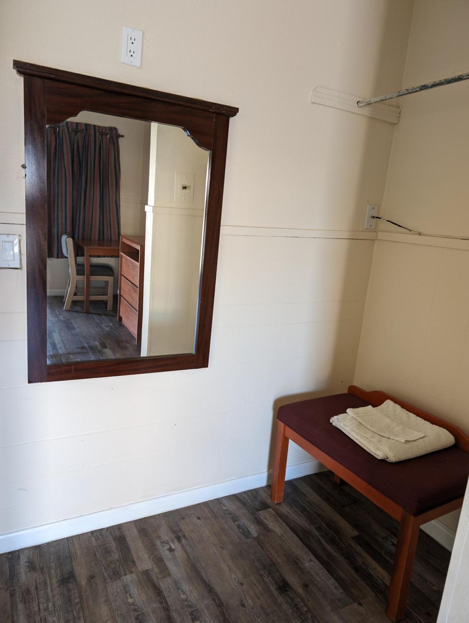 Economy Inn คิงส์วิลล์ ภายนอก รูปภาพ